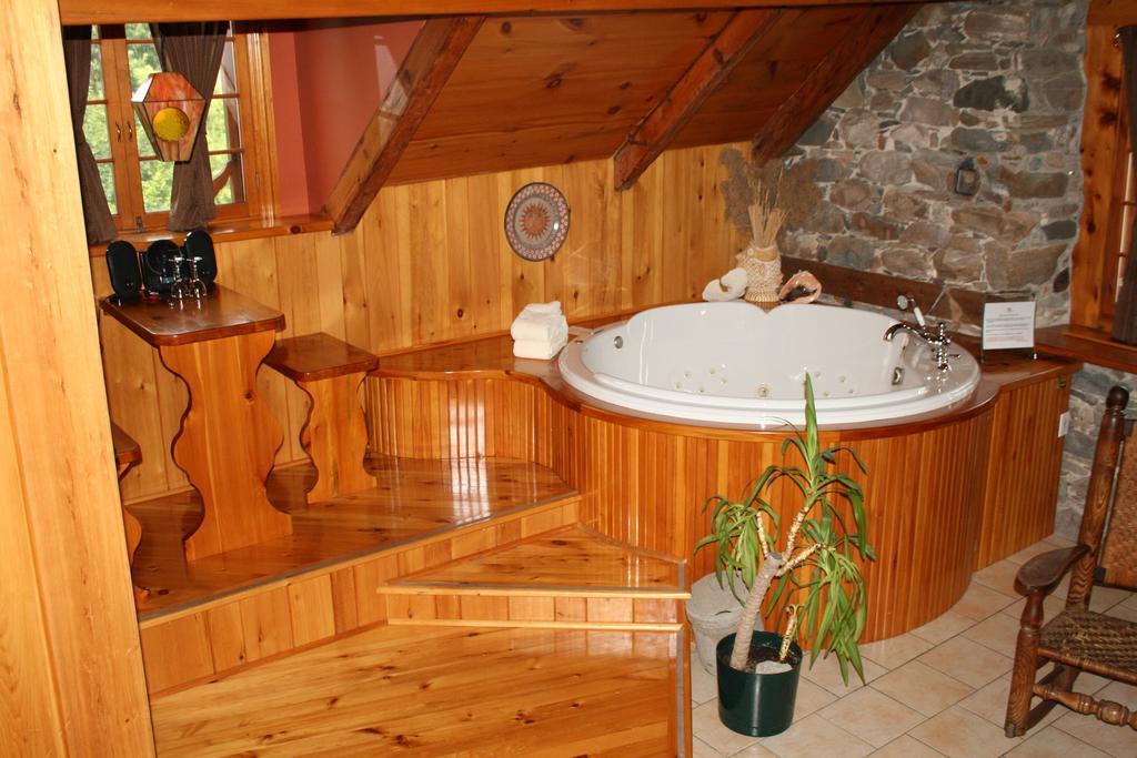 Manoir Ramezay Hotel Marieville Kültér fotó